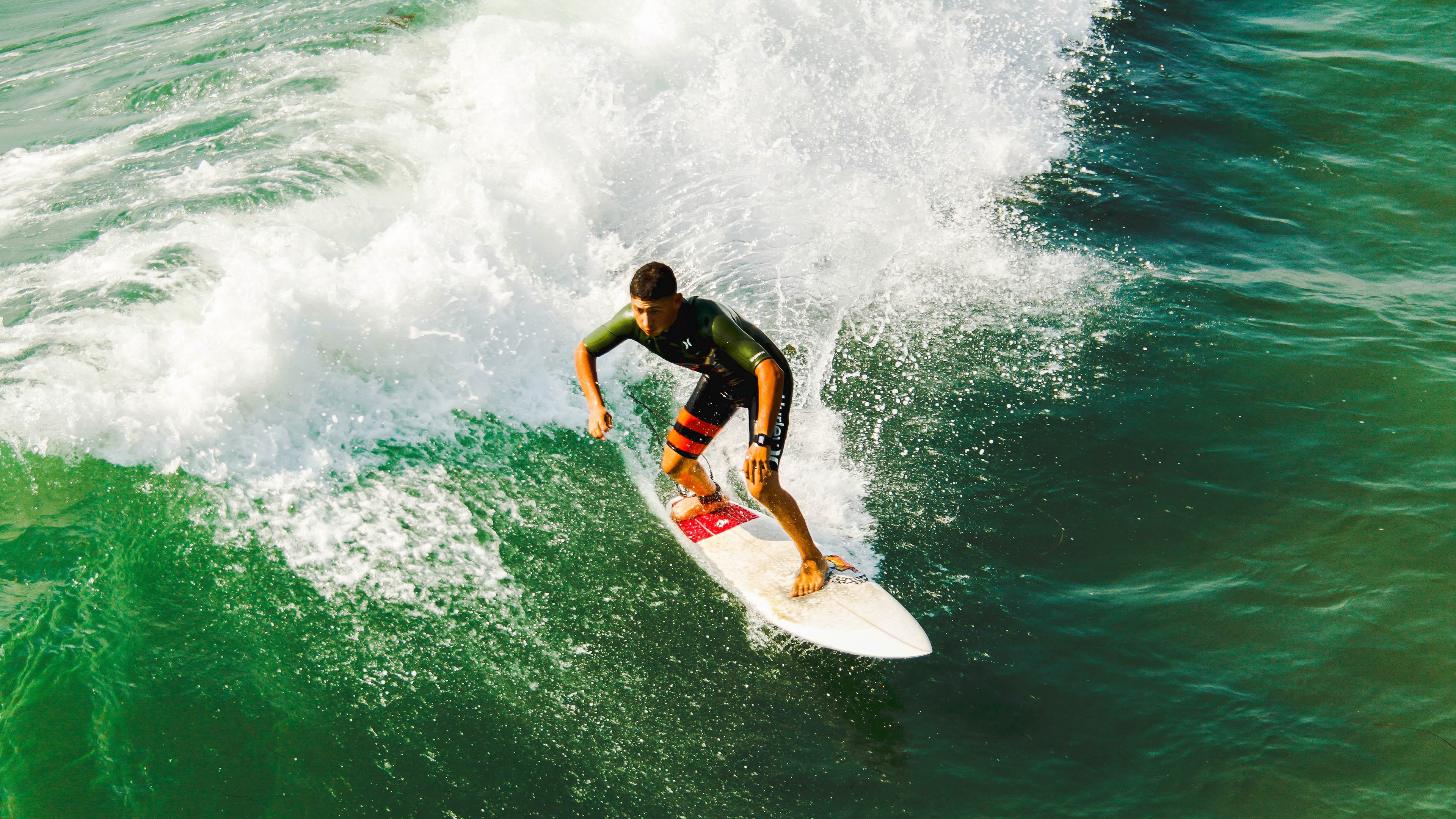 九游体育网页版-英超冲刺激烈：每场都紧张刺激！，英超满场